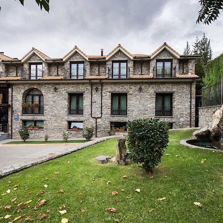 Hotel Villa Virginia Sabinanigo Exterior photo
